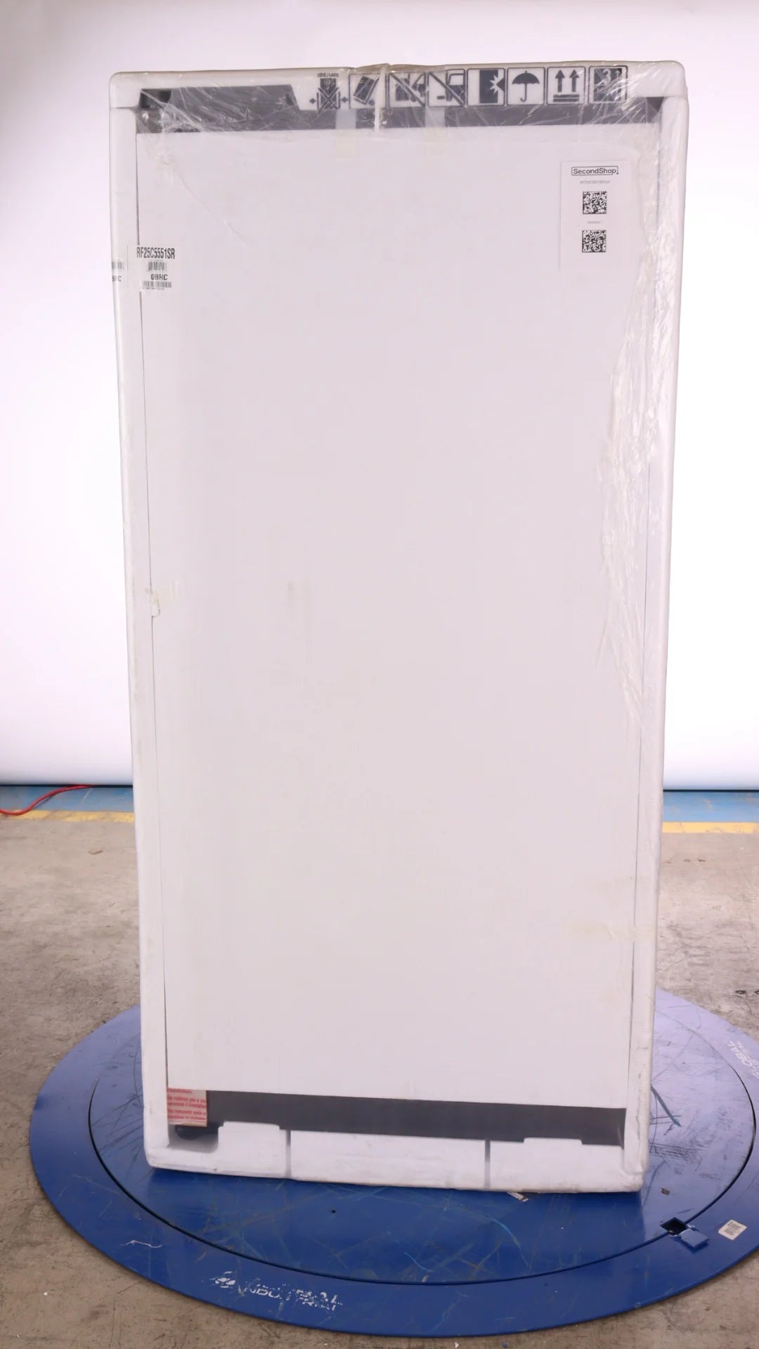 33 IN. 24.5 CU. FT. Stainless Steel French Door Refrigerator Q166251