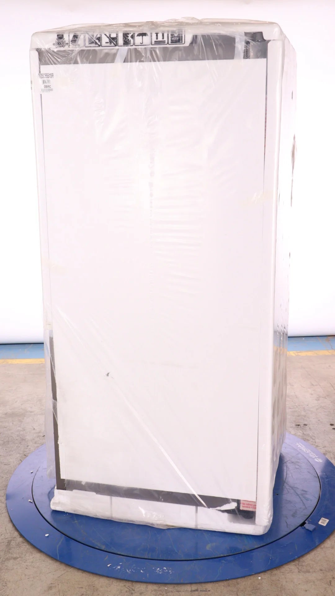 33 IN. 24.5 CU. FT. Stainless Steel French Door Refrigerator Q166251